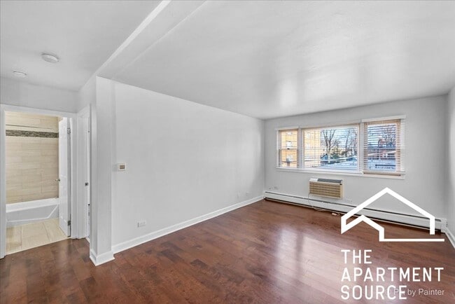 Foto del edificio - 7319 N Rogers Ave