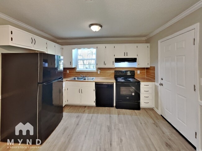 Building Photo - 5645 Cheryl Dr