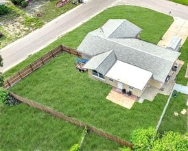 Building Photo - 7611 Spirea Dr