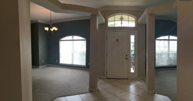 Building Photo - 1704 N Cappero Dr