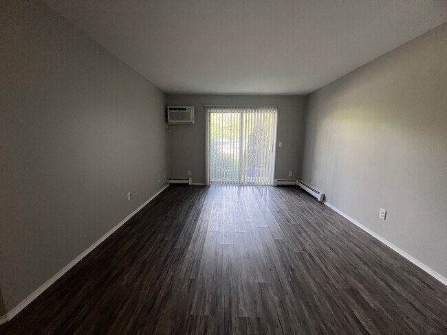 Foto del edificio - Spacious 1-Bedroom Apartment - Main Floor!
