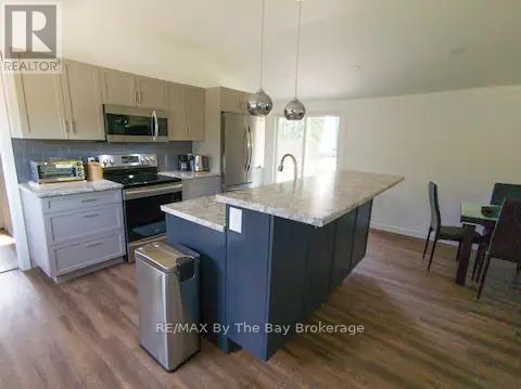 Building Photo - 127 Glenlake Blvd