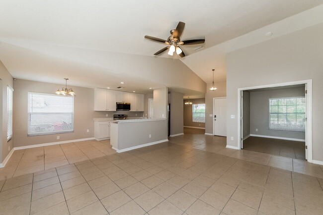 Building Photo - 4084 Kingsfield Dr