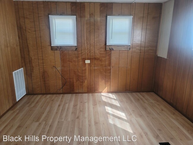 Building Photo - 2 br, 1 bath House - 216 1/2 E. Denver St.