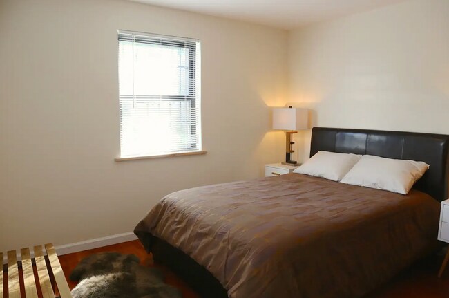 Foto del edificio - 542A Willoughby Ave