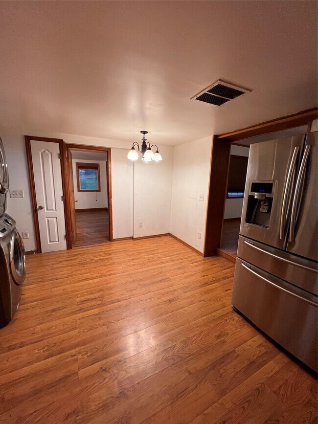 Foto del edificio - 6 Farmingdale Ln
