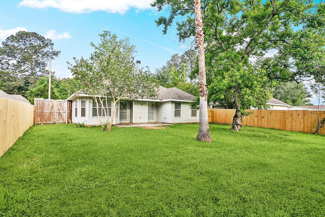 Foto principal - 3 Bedroom Covington Home! Must See!