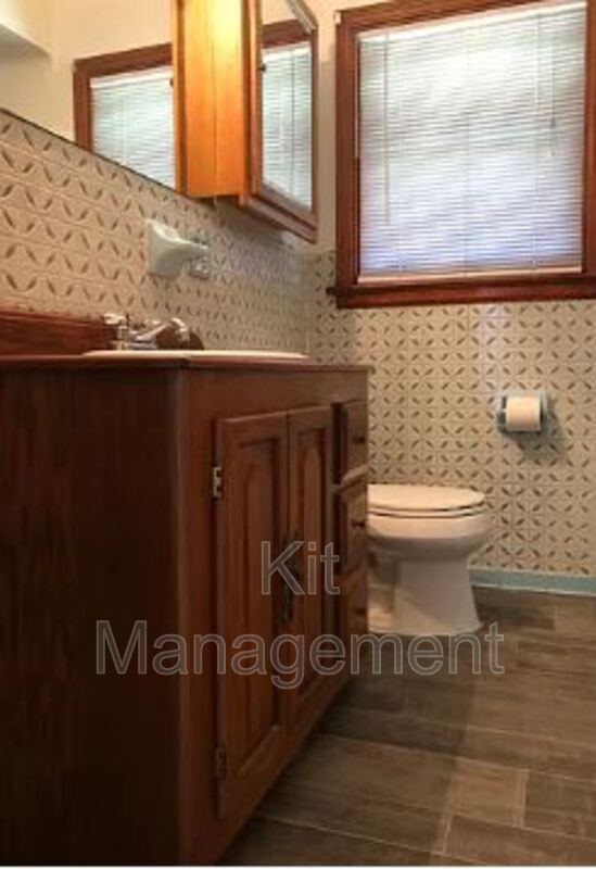 Foto del edificio - 2555 W Laskey Rd