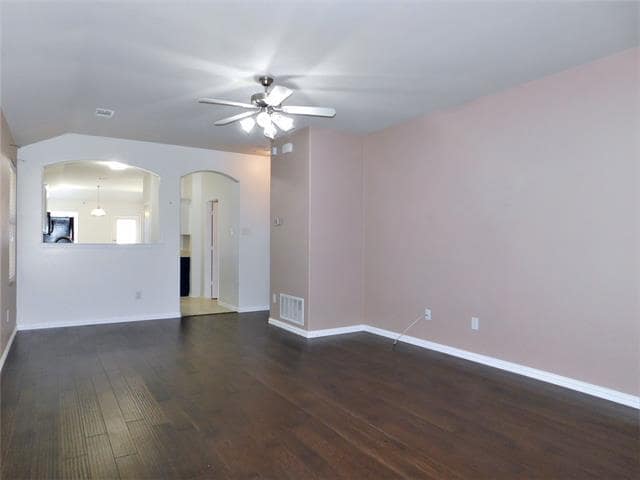 Foto del edificio - 3704 San Lucas Ln