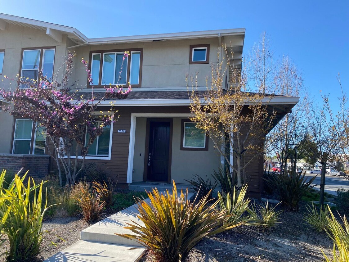 Foto principal - Available soon is the IDEAL TOWNHOUSE for ...