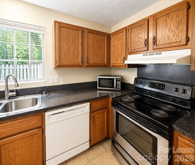 Foto del edificio - 9456 Lexington Cir