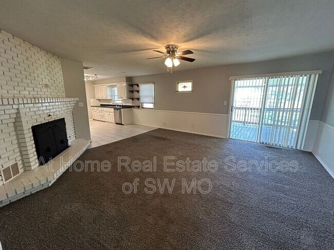 Building Photo - 818 N Patterson Ave