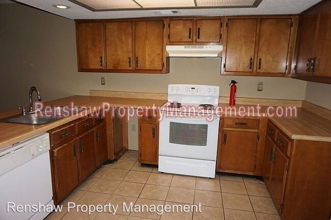 Building Photo - 3741 Deer Forest Dr