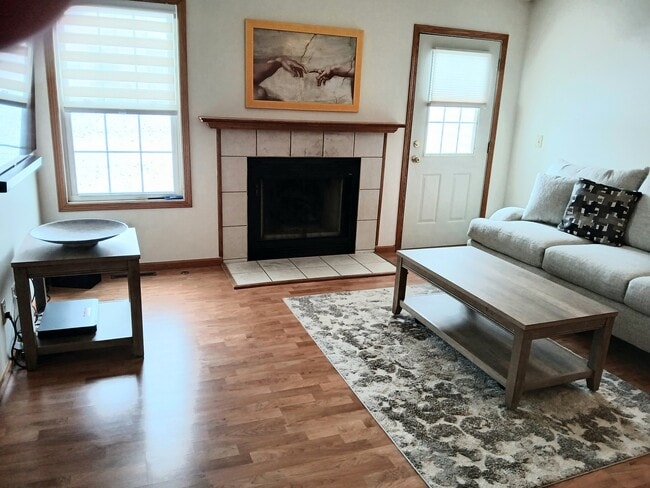 Building Photo - 711 Burgess Dr