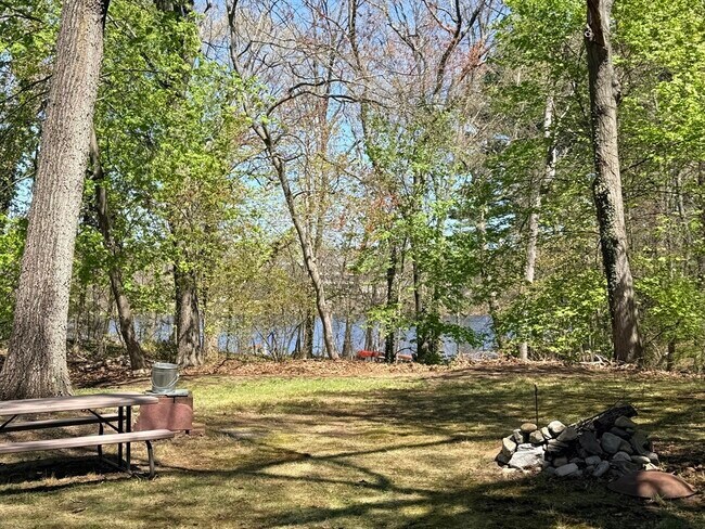 Foto del edificio - 28 Robinhood Rd