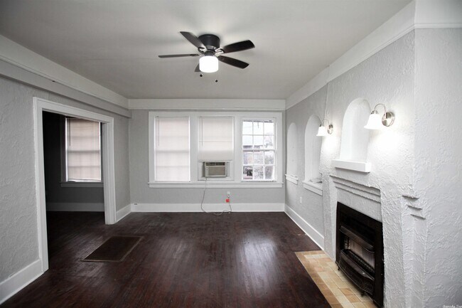 Foto del edificio - 3405 W Markham St