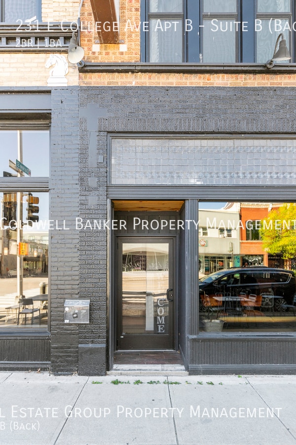 Building Photo - 231 E College Ave