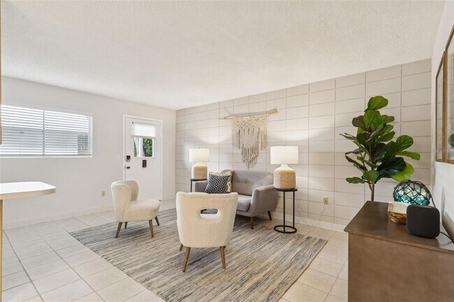 Foto del edificio - 320 Lakeview St