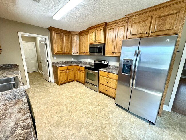 Building Photo - 3 Bedroom in Ardmore City!