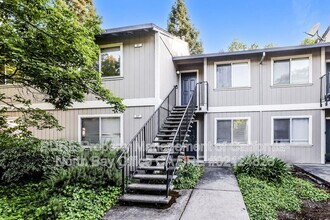Building Photo - 5256 Old Redwood Hwy