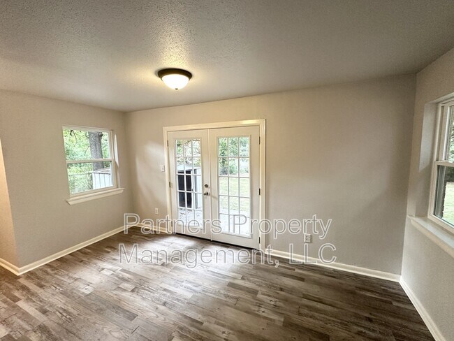 Building Photo - 2409 Cottonwood Pl