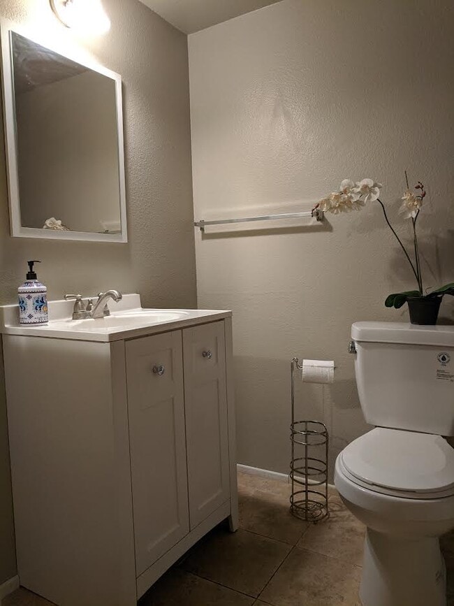 Foto del edificio - 2204 Cedar St