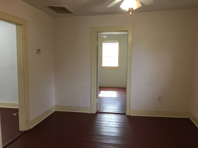 Building Photo - 3723 Makana St