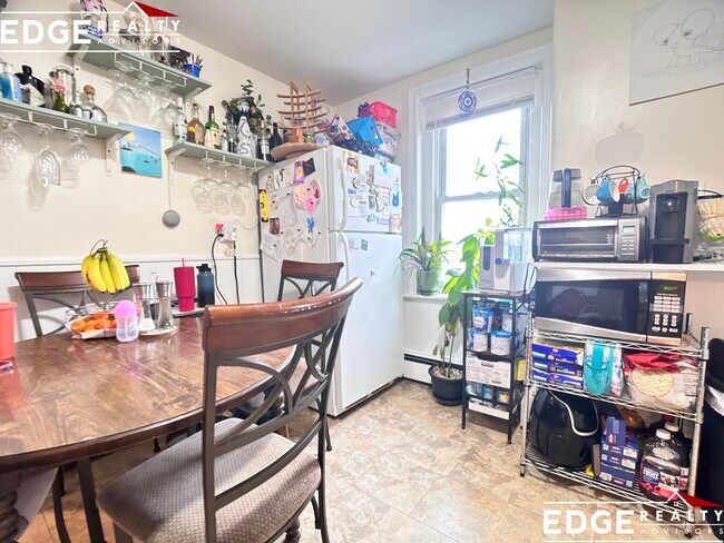 Foto del edificio - 132 Emerson St