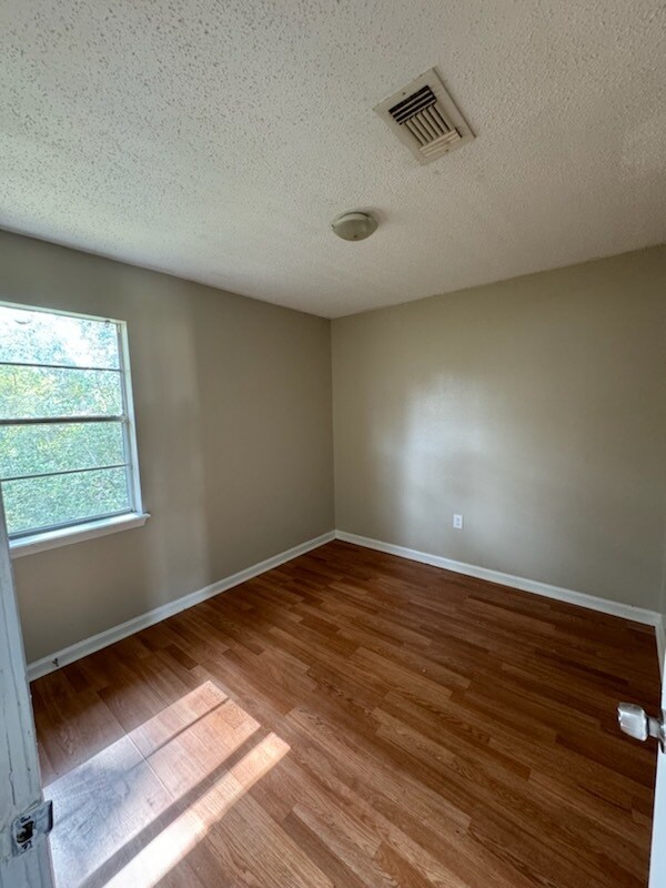 Foto del edificio - 5071 Baker Blvd