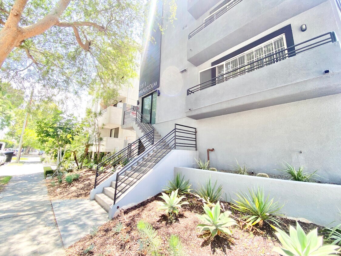 Foto principal - 1811 Malcolm Ave
