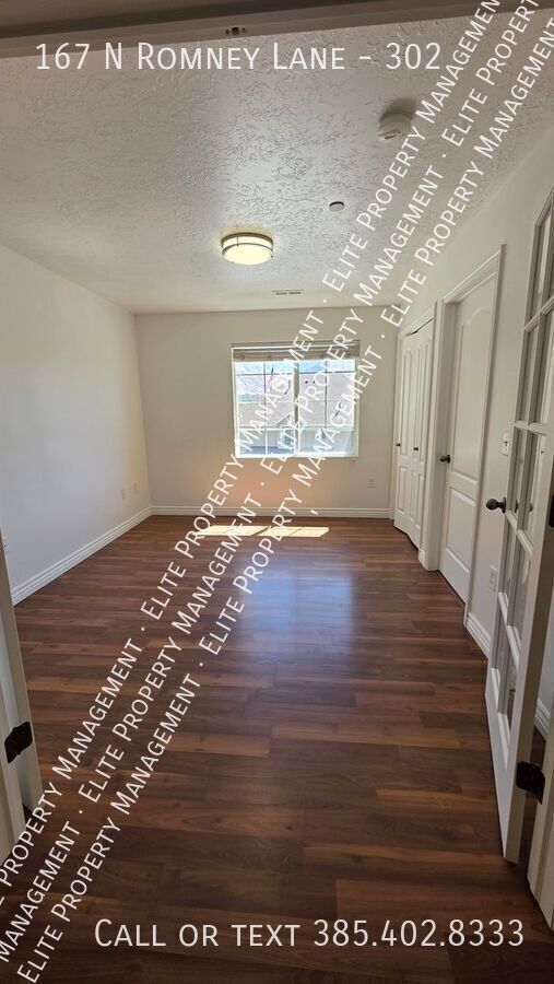 Foto del edificio - 167 N Romney Ln