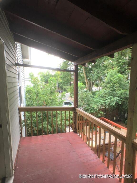 Primary Photo - 102 Nonantum St