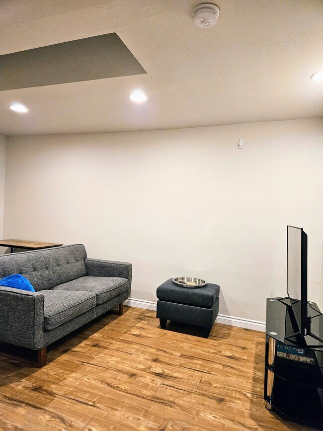 Foto del edificio - 10309 Stone Ave N