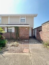Building Photo - 714 Legion Dr