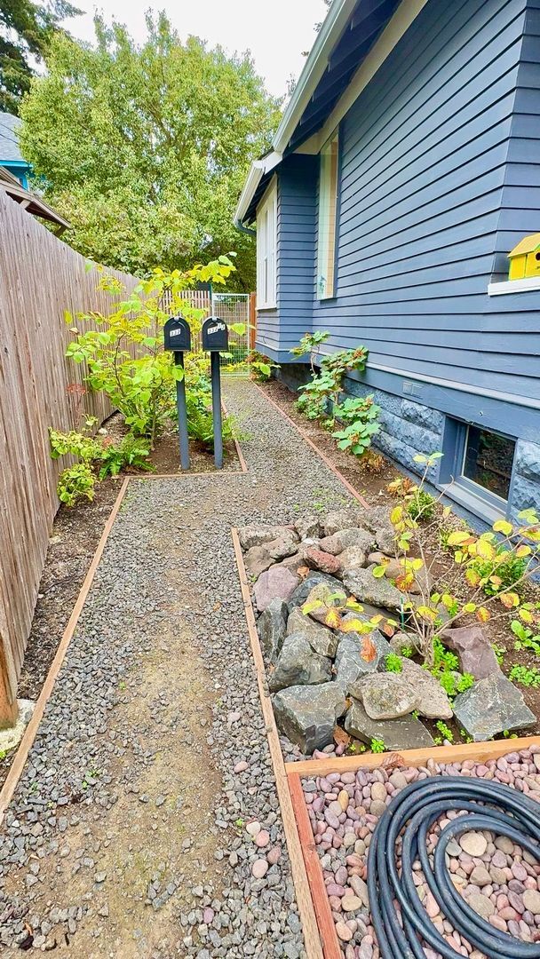 Foto del edificio - 332 W 5th Ave