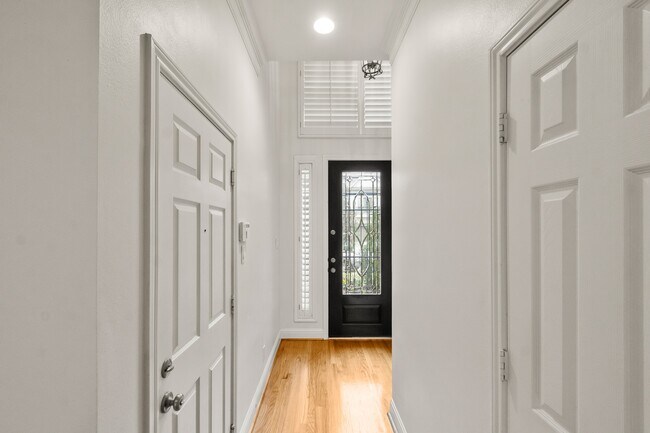 Building Photo - 5351 McCulloch Cir