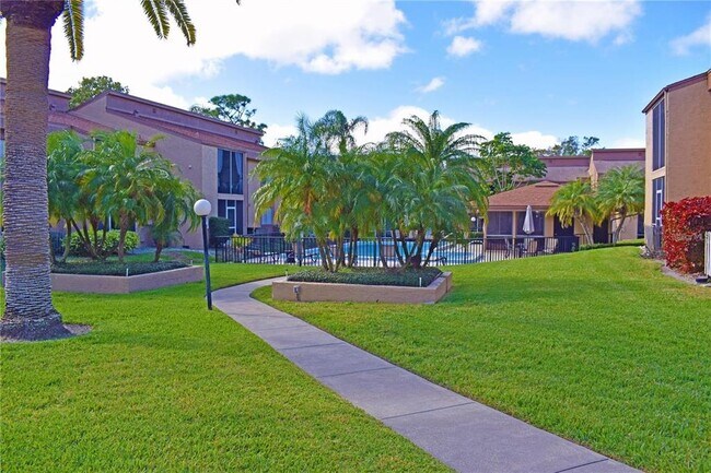 Foto del edificio - 1589 Greenlea Dr