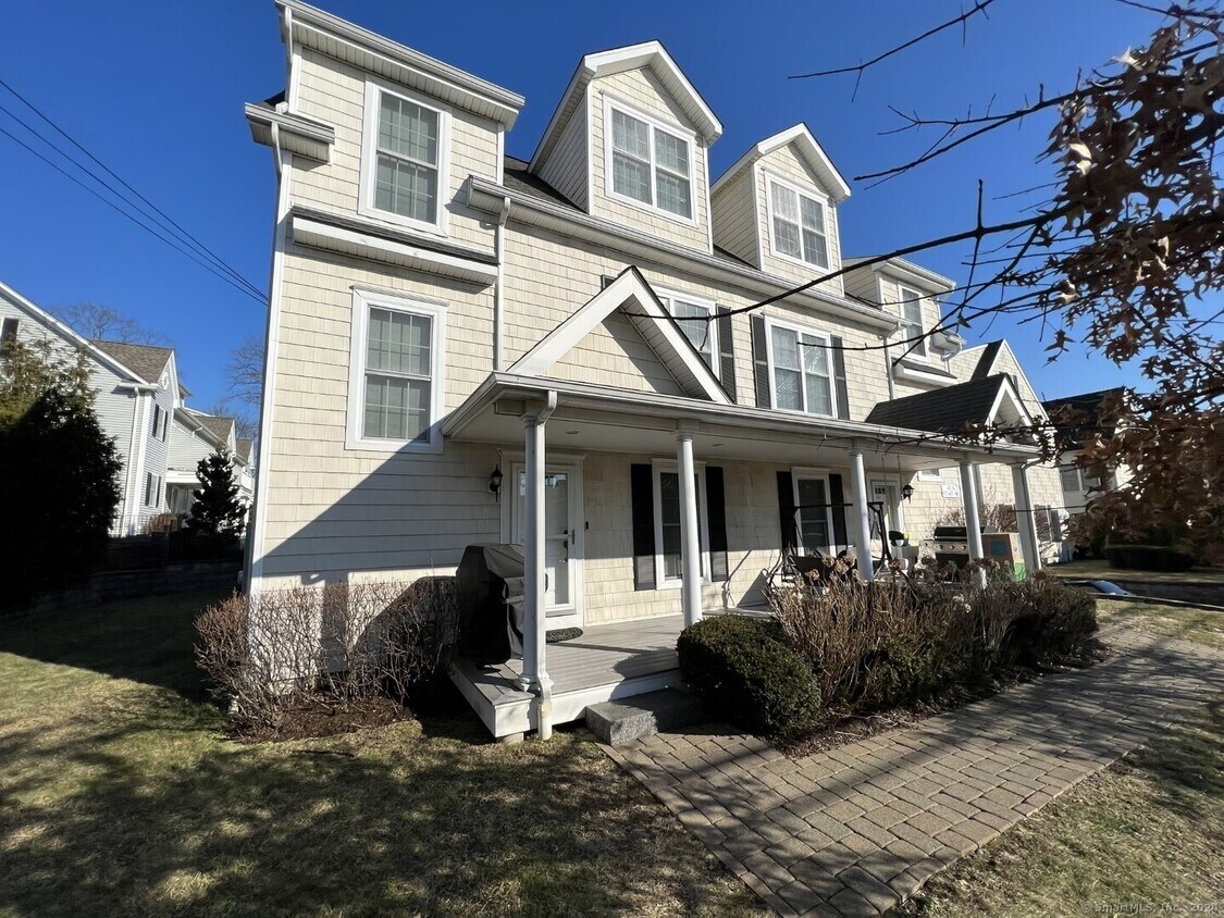 Primary Photo - 42 Stuart Ave