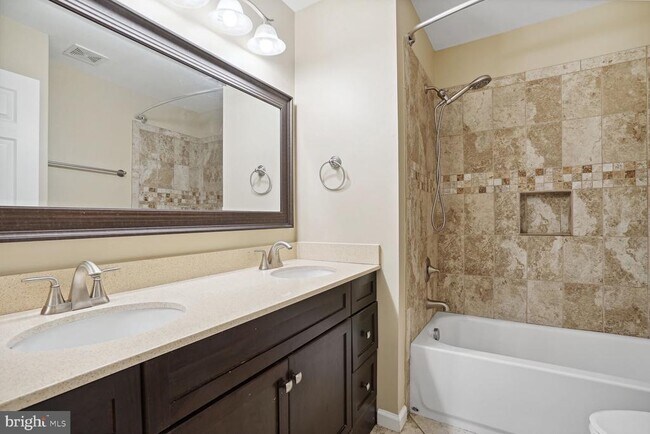 Foto del edificio - 7706 Hickory Glen Way