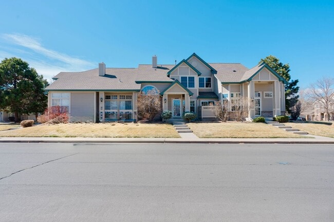 Building Photo - Gorgeous Upgraded Townhome in Sought-After...