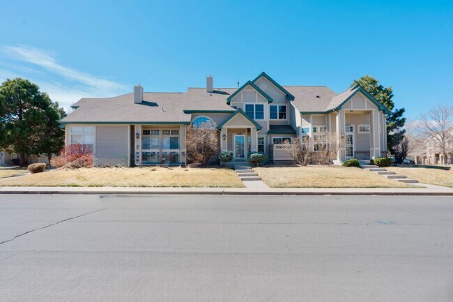 Foto del edificio - Gorgeous Upgraded Townhome in Sought-After...