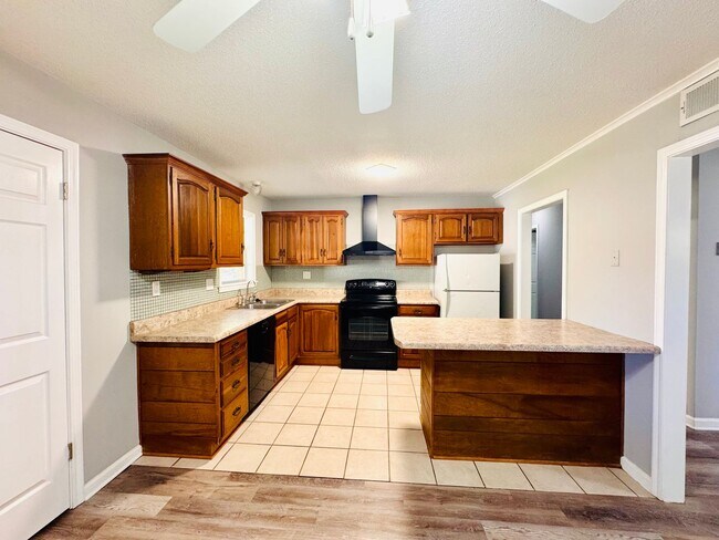 Building Photo - 8082 Whitebrook Dr
