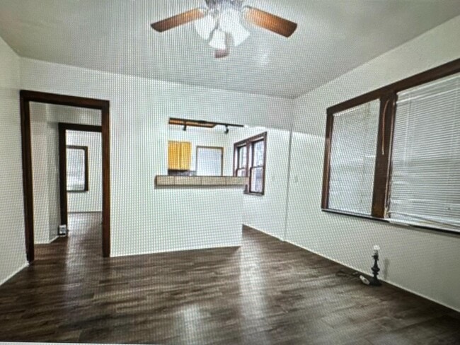 Foto del edificio - 314 N Longwood St