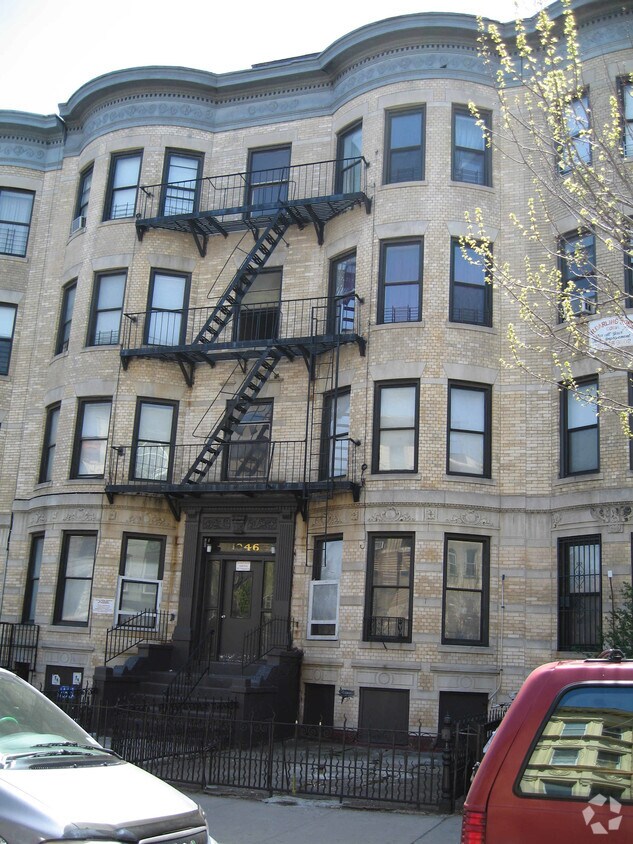 Primary Photo - 1046 Bergen St