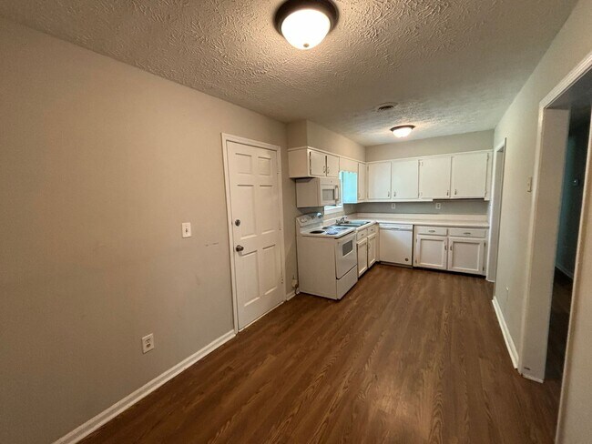 Foto del edificio - 7324 Cave Spring Rd SW