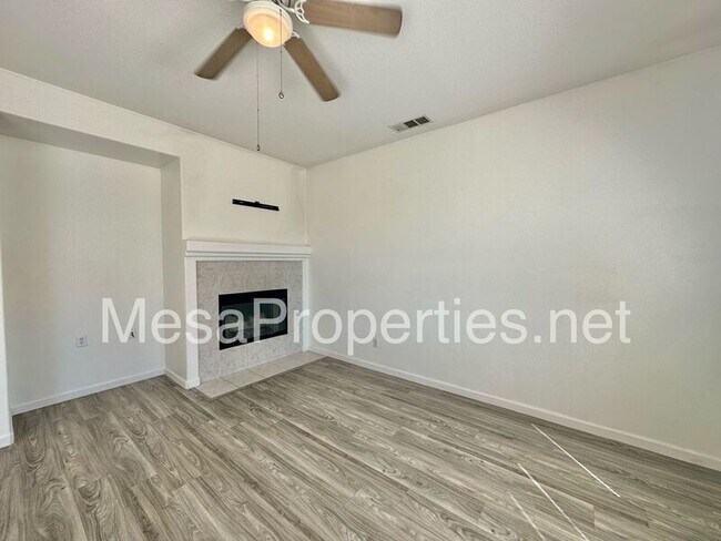 Foto del edificio - 12923 George Town Ln
