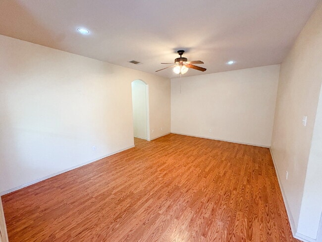 Foto del edificio - 3 bed, 2 bath duplex in Burleson