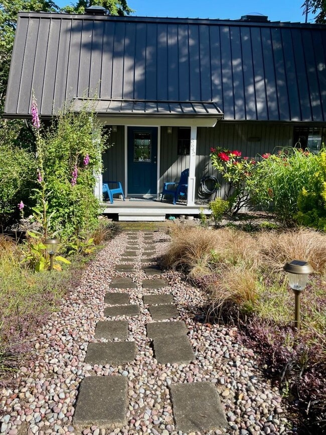 Building Photo - 3642 Orcas Dr