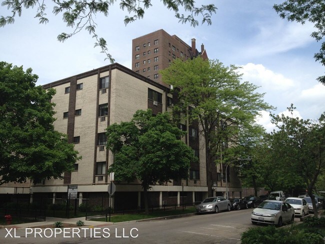 Building Photo - 1024 W Catalpa Ave
