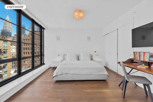 Building Photo - 261 W 25 St